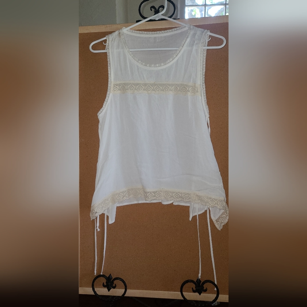 Lace white tank